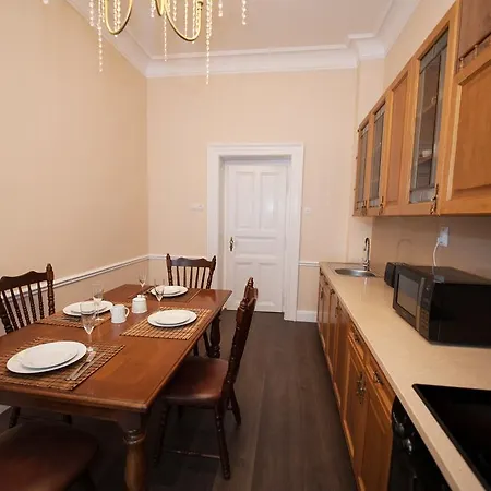 Your Private Palace By Ruterra Apartment